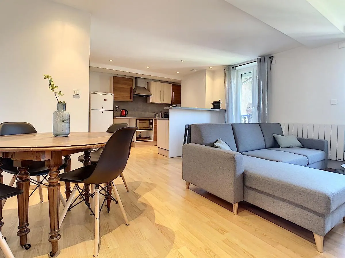 Bourgoin-Jallieu Appartement Les Augustins 0*,  Fransa